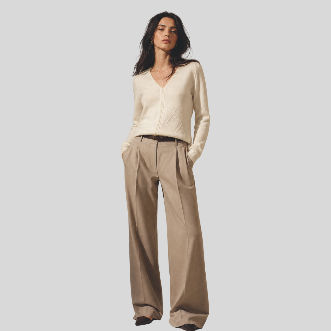 Merino & Cashmere V-Neck Jumper – Warm Ivory
